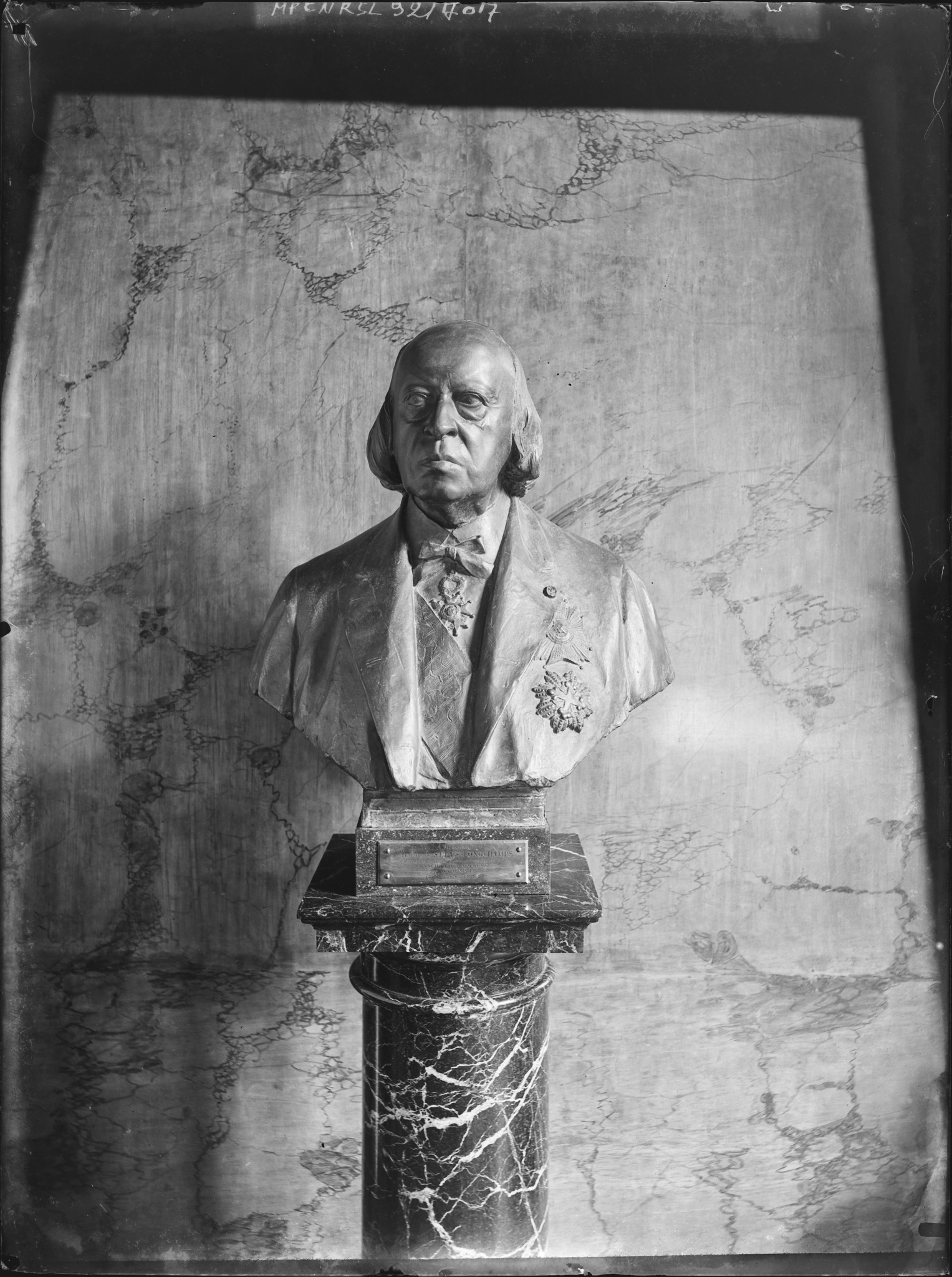 Sculpture du buste de Michel-Edmond de Selys